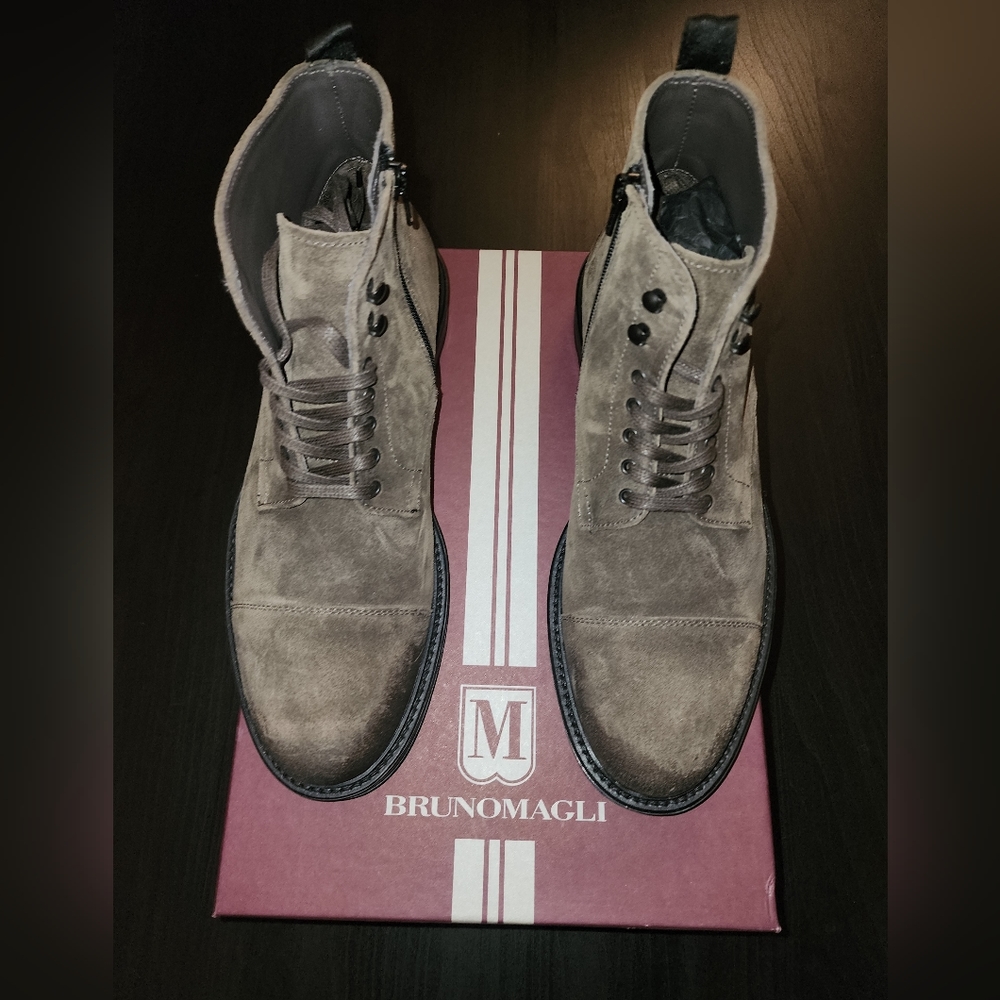 Men's Bruno Magli Omar Taupe Suede Cap Toe Boot Made in Italy US 9.5 NEW w/ box